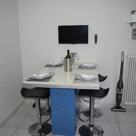 Modern Close To Sea And Town Centre Apartment