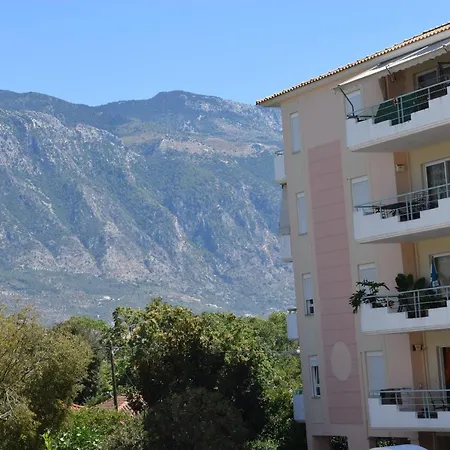 Modern Close To Sea And Town Centre Apartment Kalamata